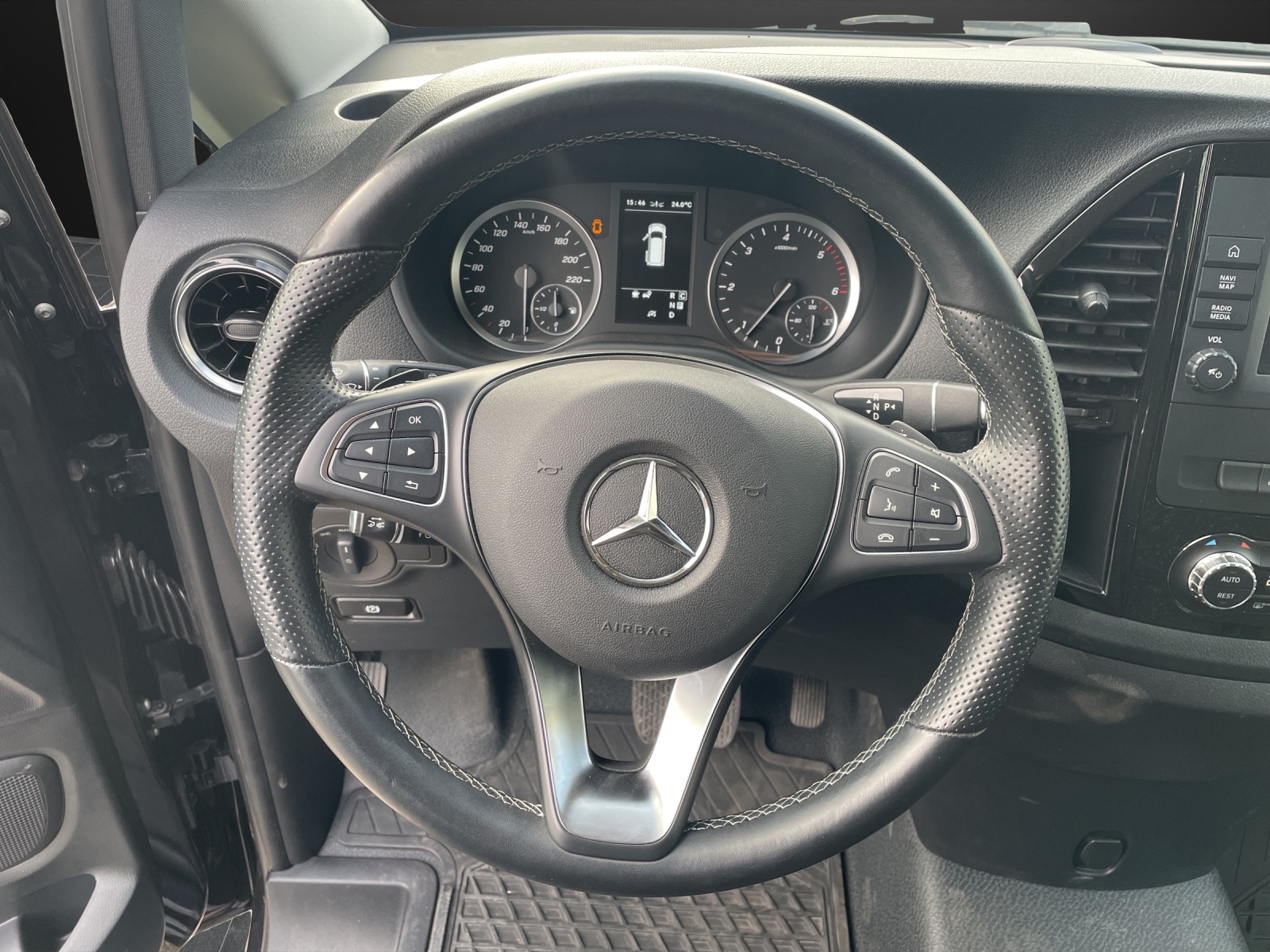 MERCEDES-BENZ Vito 119 CDI Extralang Pro Tourer 4Matic 9G-Tronic-image-10
