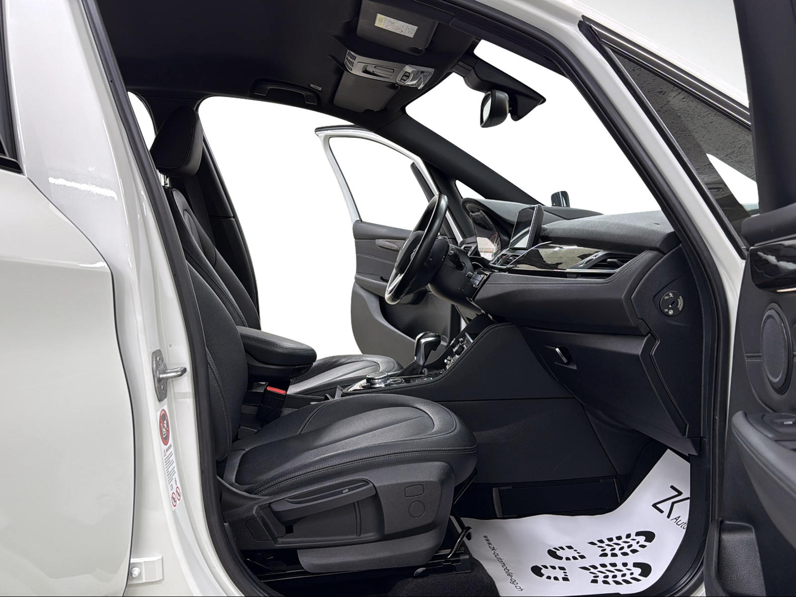 BMW 225i Active Tourer Luxury Line 231PS Steptronic ★ RF-Kamera ★ Head-Up-Display ★ Leder ★ Komfortzugang ★-image-8