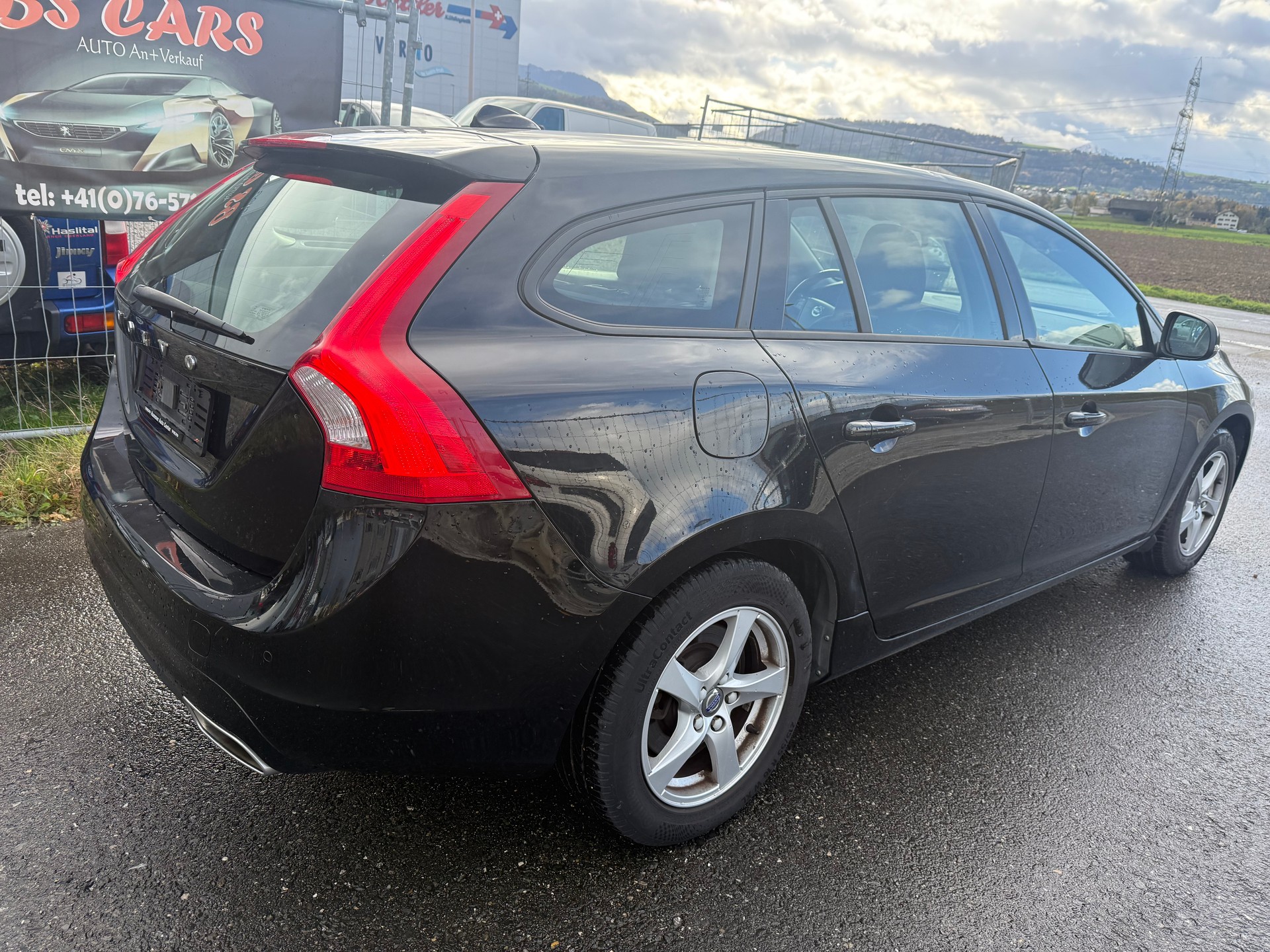 VOLVO V60 D4 Momentum Geartronic-image-2