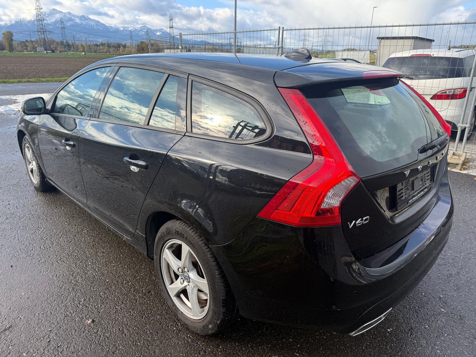 VOLVO V60 D4 Momentum Geartronic-image-3