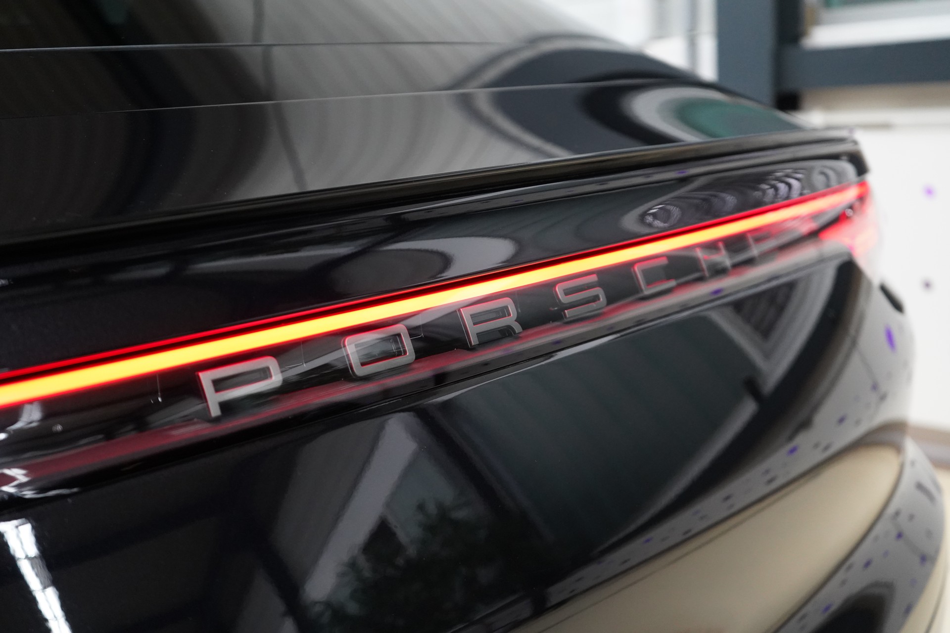 PORSCHE Cayenne Coupé Platinum Edition-image-11