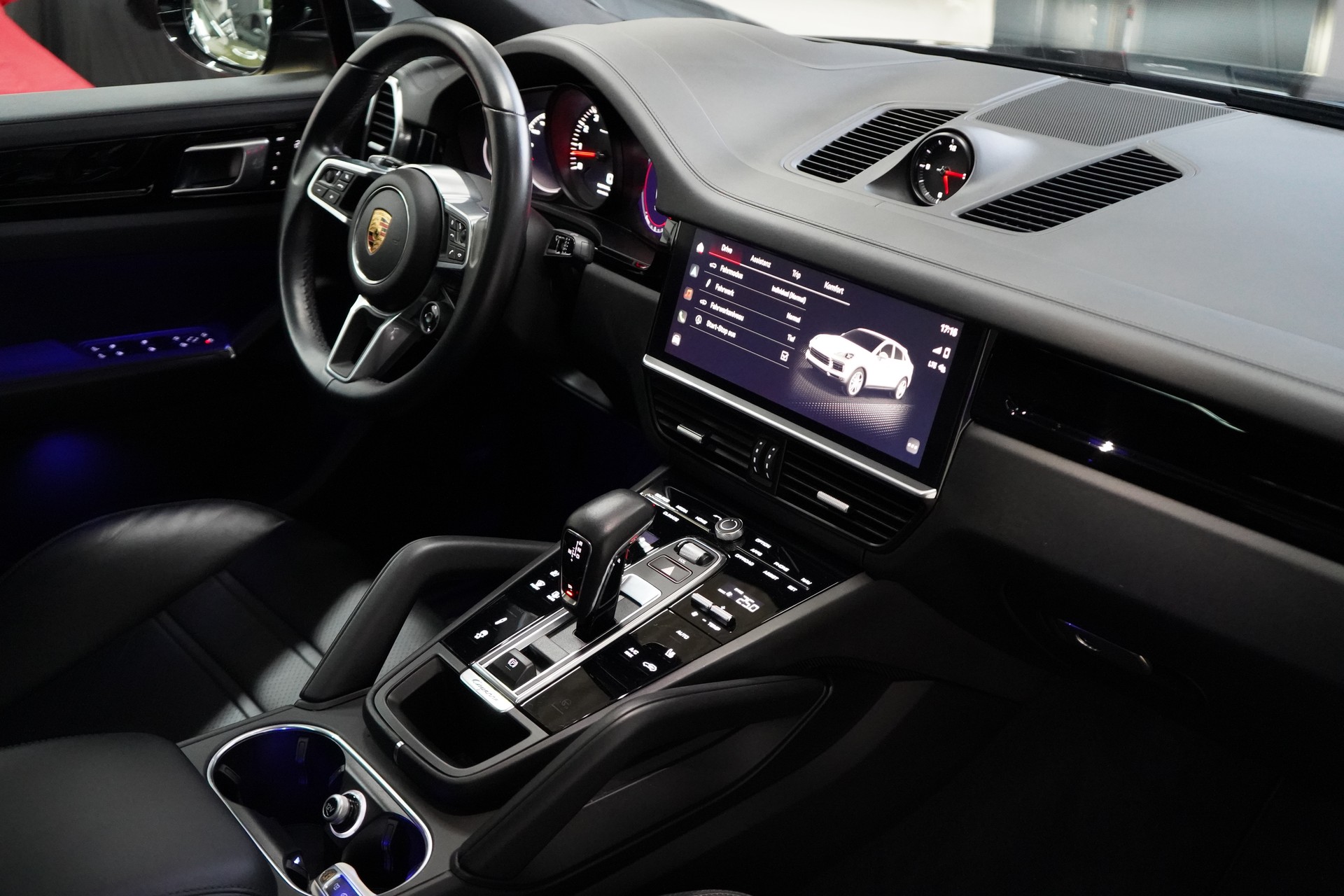 PORSCHE Cayenne Coupé Platinum Edition-image-26