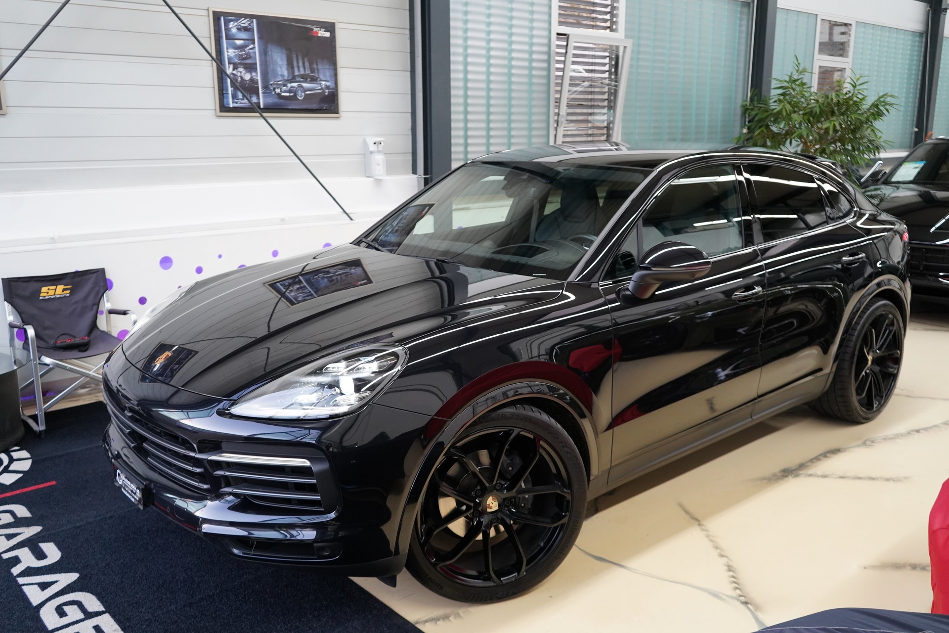 PORSCHE Cayenne Coupé Platinum Edition-image-2