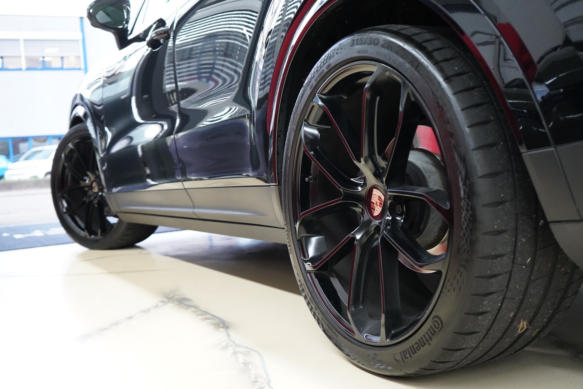 PORSCHE Cayenne Coupé Platinum Edition-image-9
