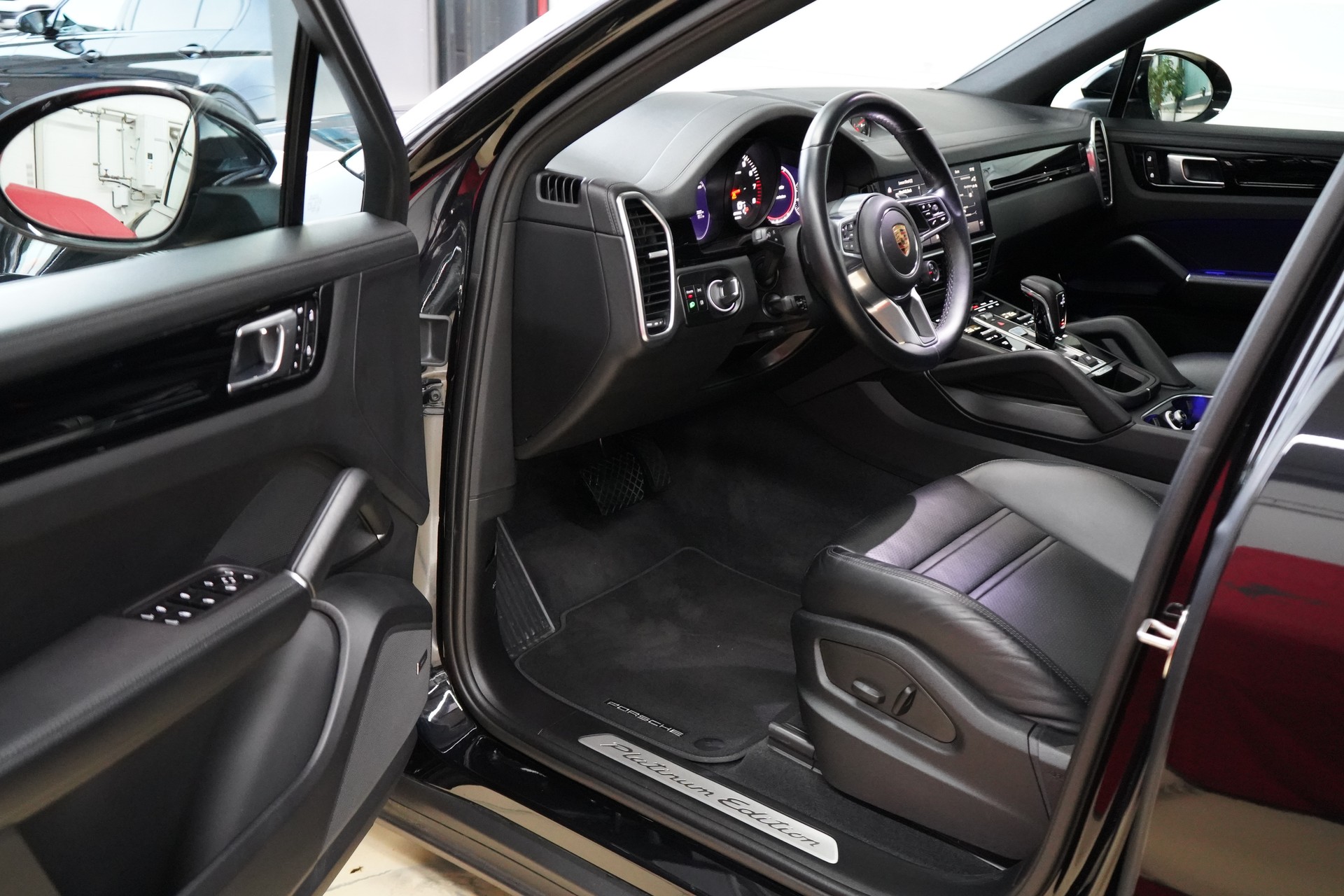 PORSCHE Cayenne Coupé Platinum Edition-image-16