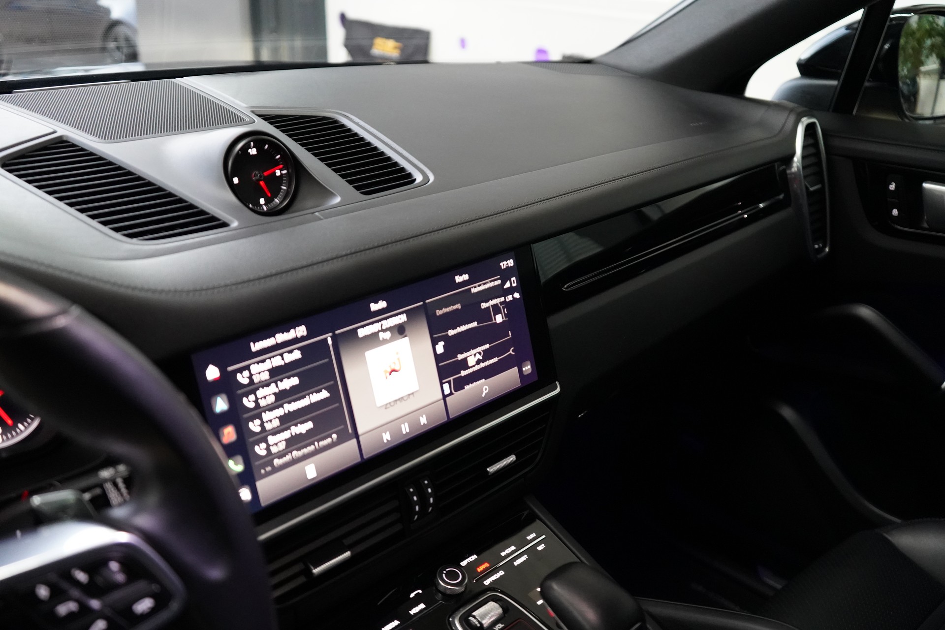 PORSCHE Cayenne Coupé Platinum Edition-image-19