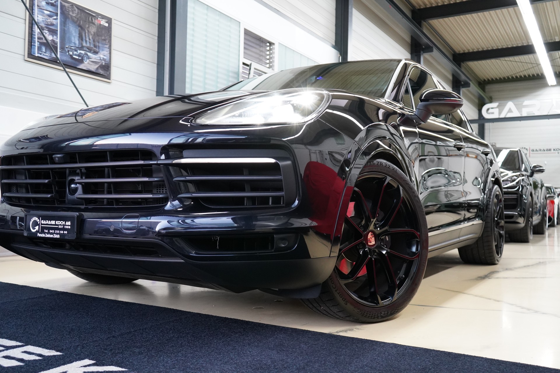 PORSCHE Cayenne Coupé Platinum Edition-image-1