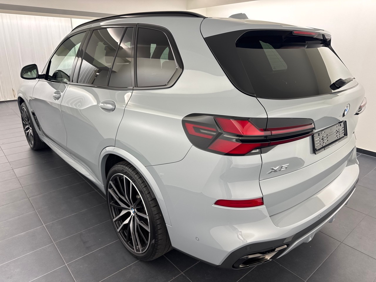 BMW X5 xD 48V 30d M Sport Pro-image-1