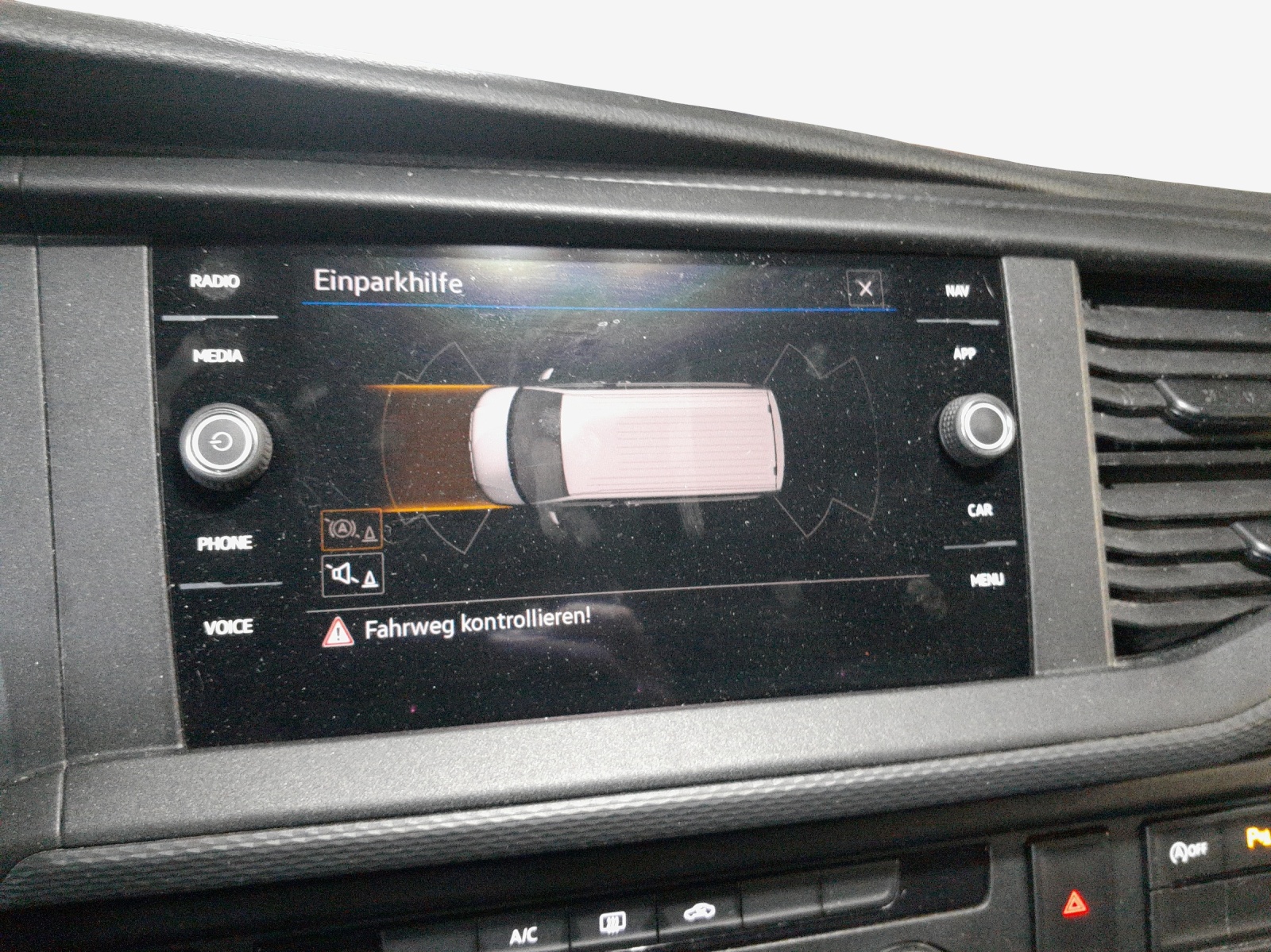 VW T6.1 2.0 TDI-image-15