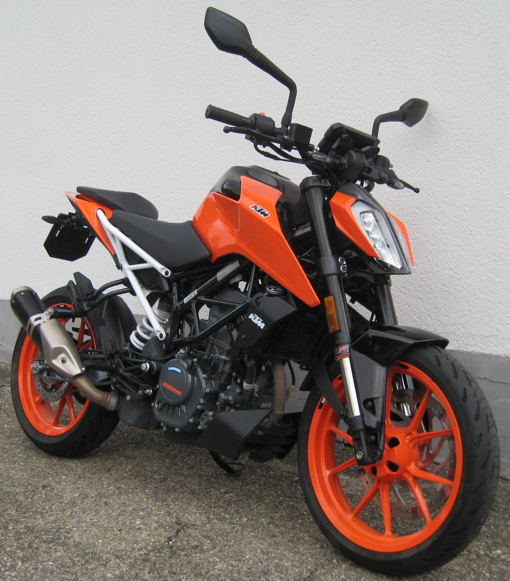 KTM 125 Duke-image-2