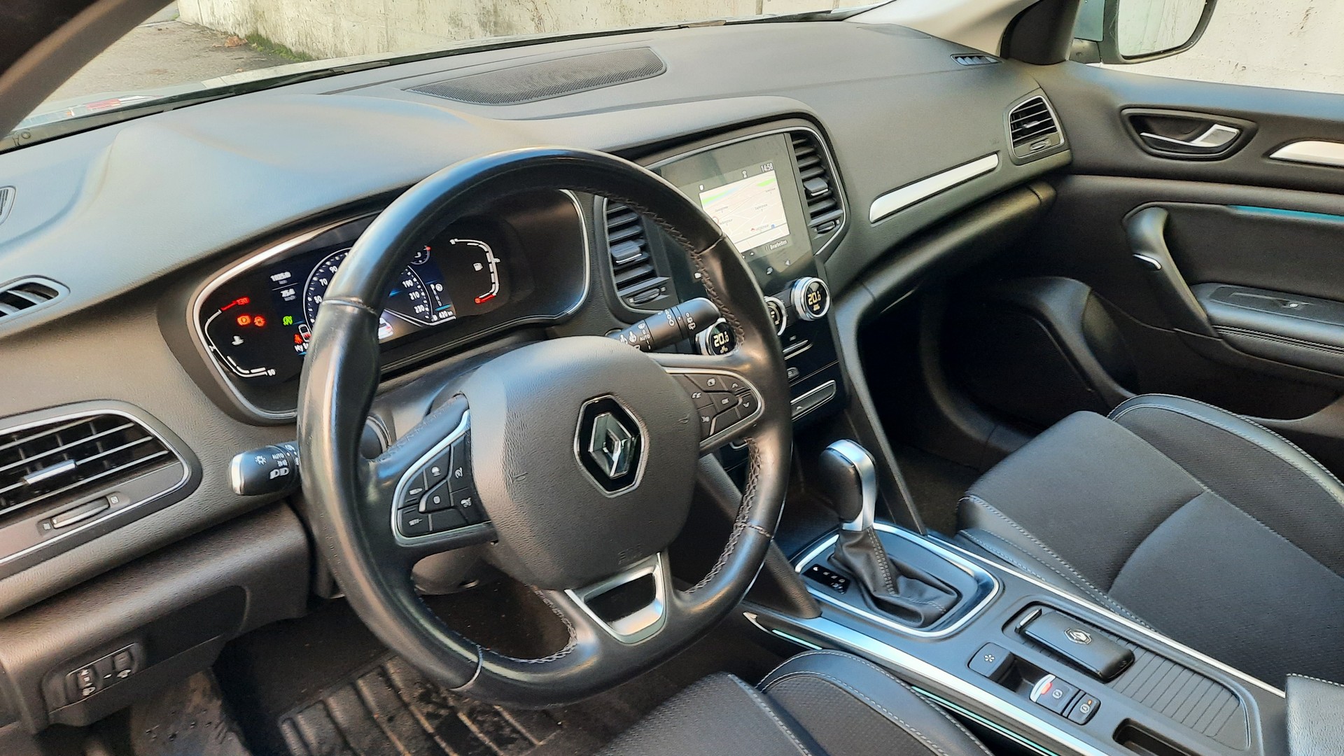 RENAULT Mégane Grandtour 1.3 16V Intens EDC-image-4