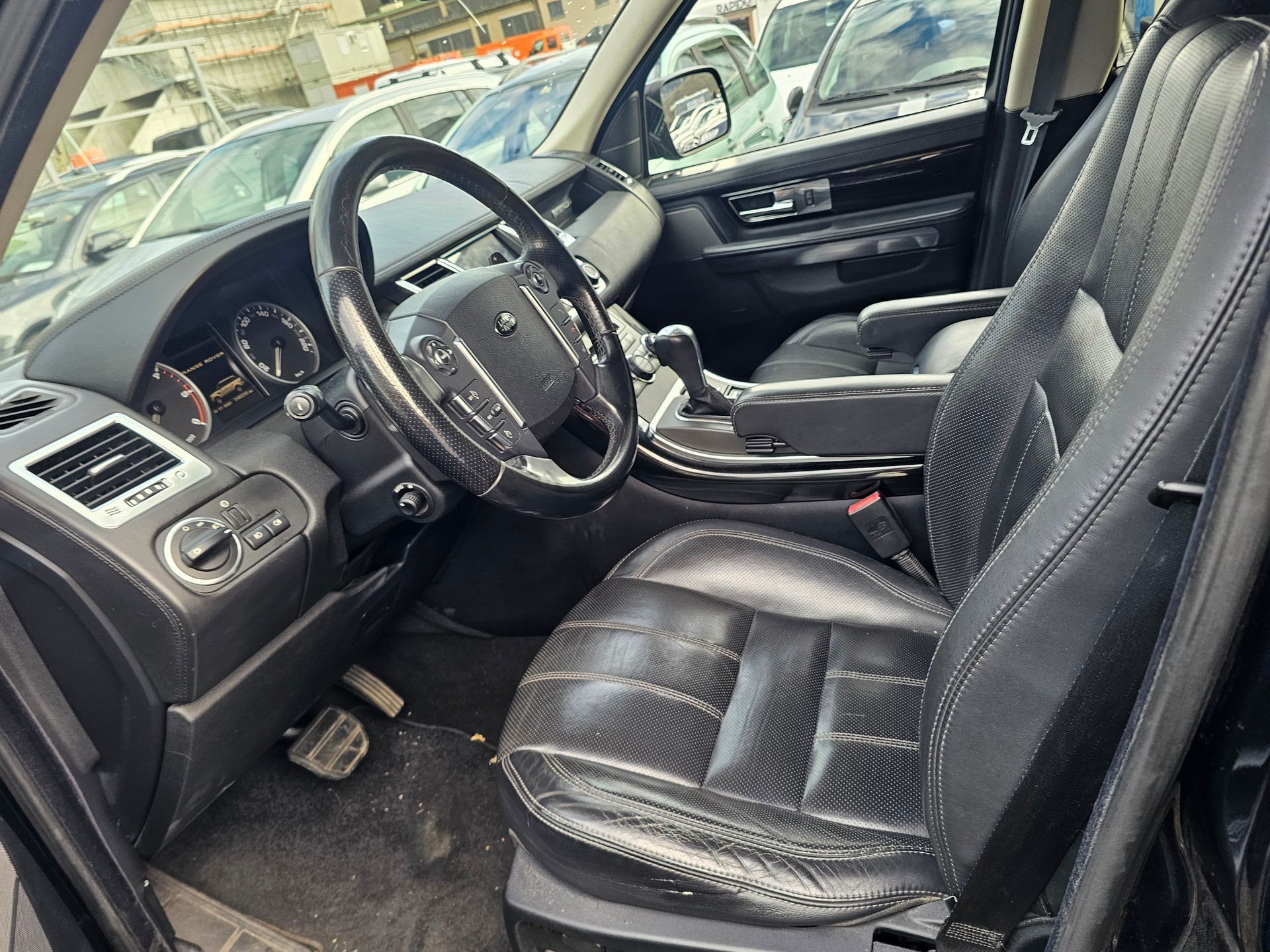 LAND ROVER Range Rover Sport 3.0 TDV6 HSE Automatic-image-9