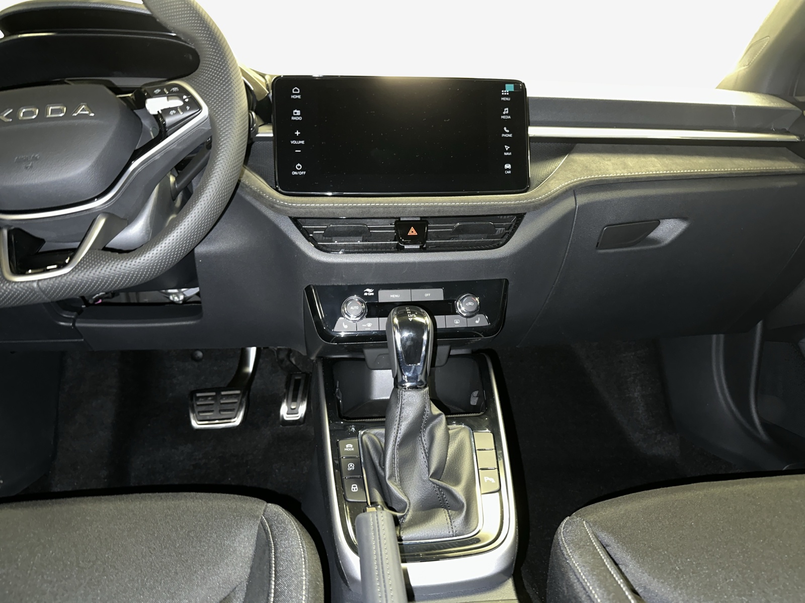 SKODA Fabia 1.5 TSI Dynamic DSG-image-10