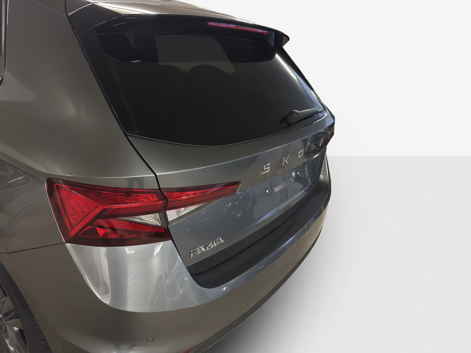 SKODA Fabia 1.5 TSI Dynamic DSG-image-15