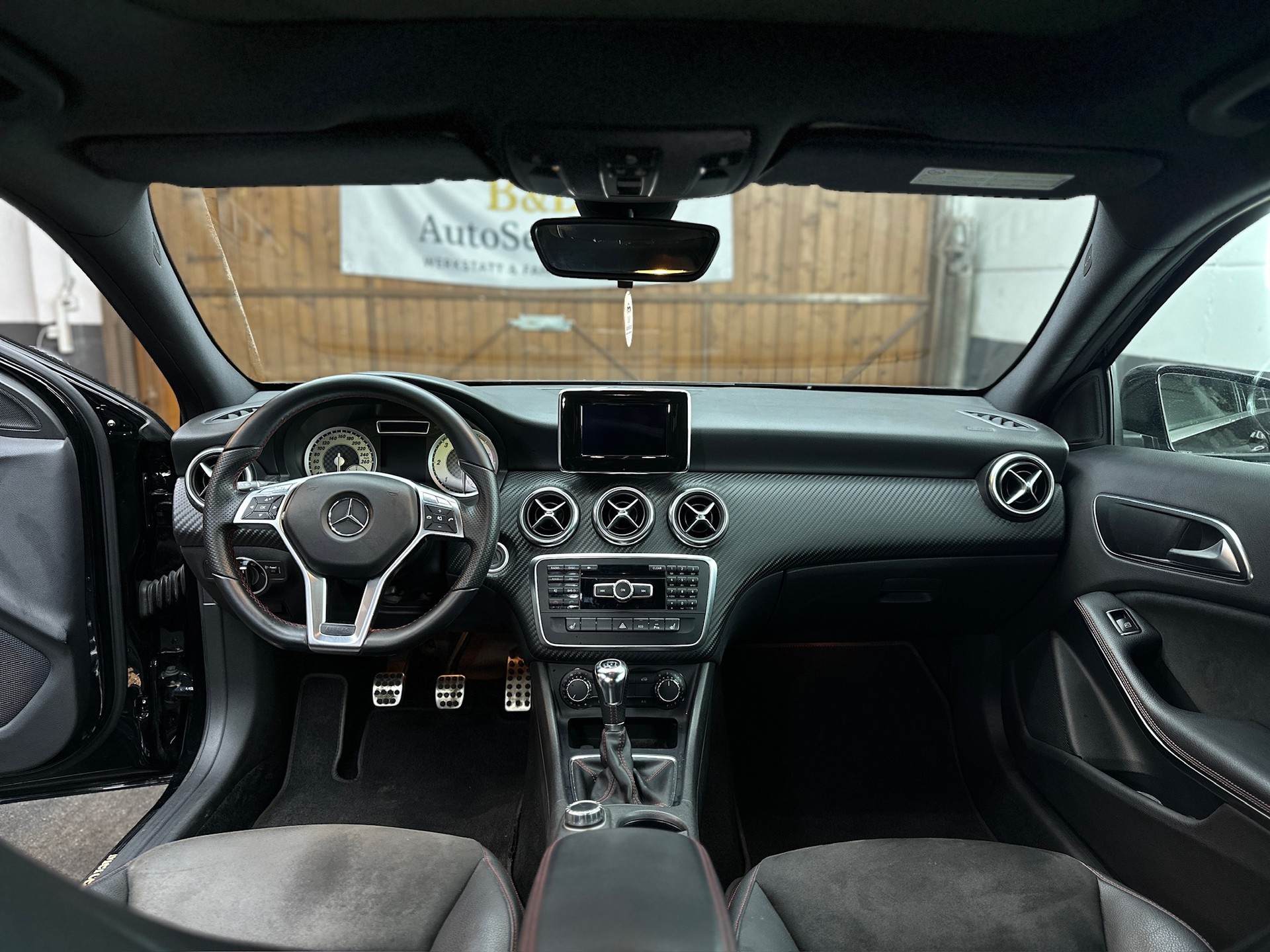 MERCEDES-BENZ A 200 CDI AMG Line-image-5