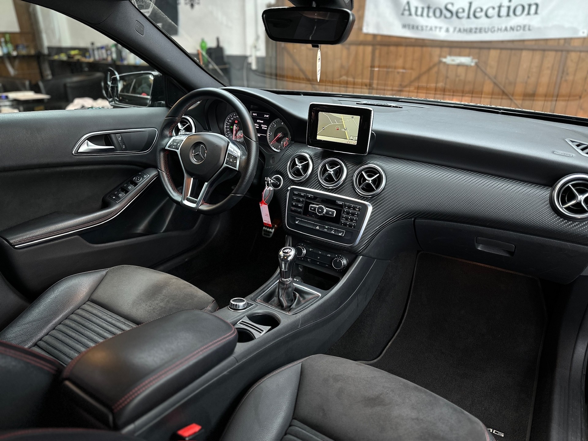 MERCEDES-BENZ A 200 CDI AMG Line-image-6