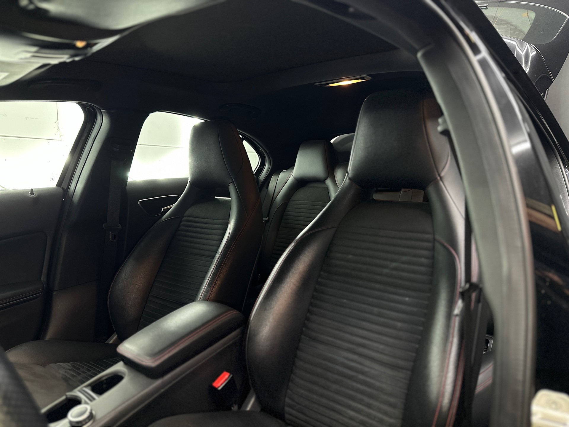 MERCEDES-BENZ A 200 CDI AMG Line-image-11