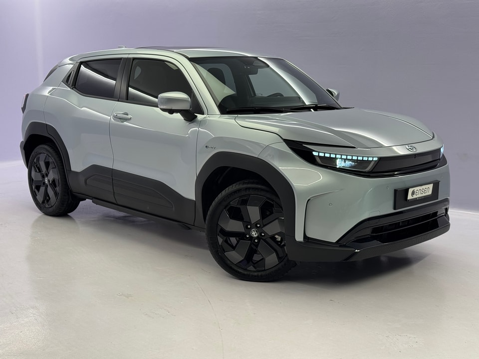 Urban Cruiser Electric 61 kWh Premium AWD