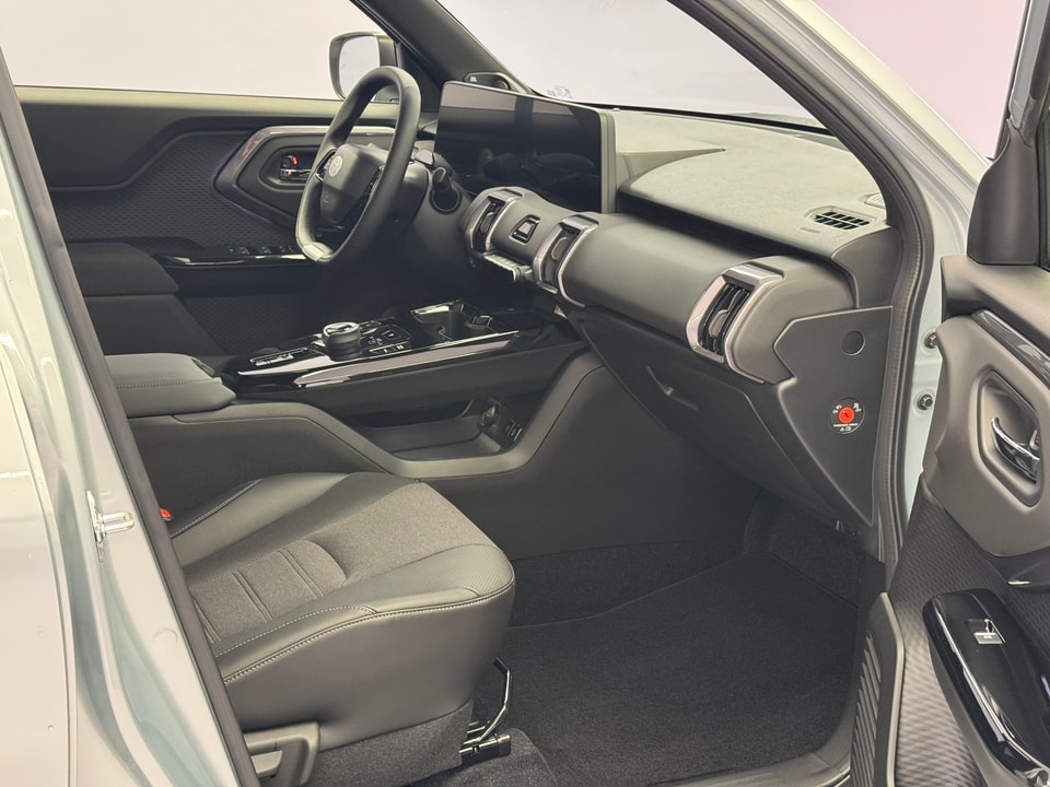 Urban Cruiser Electric 61 kWh Premium AWD