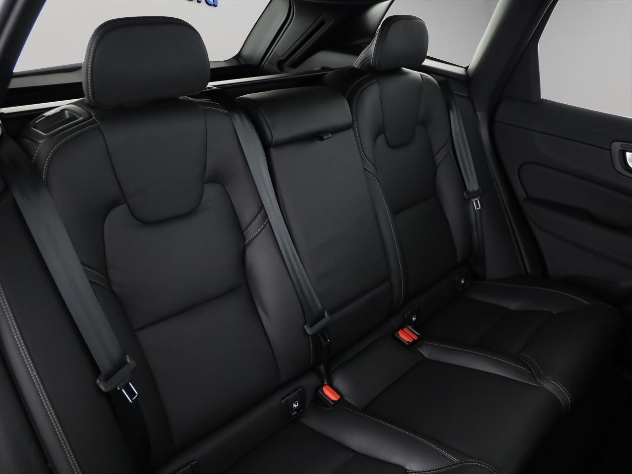 VOLVO XC60 2.0 T8 TE Black Edition eAWD-image-7