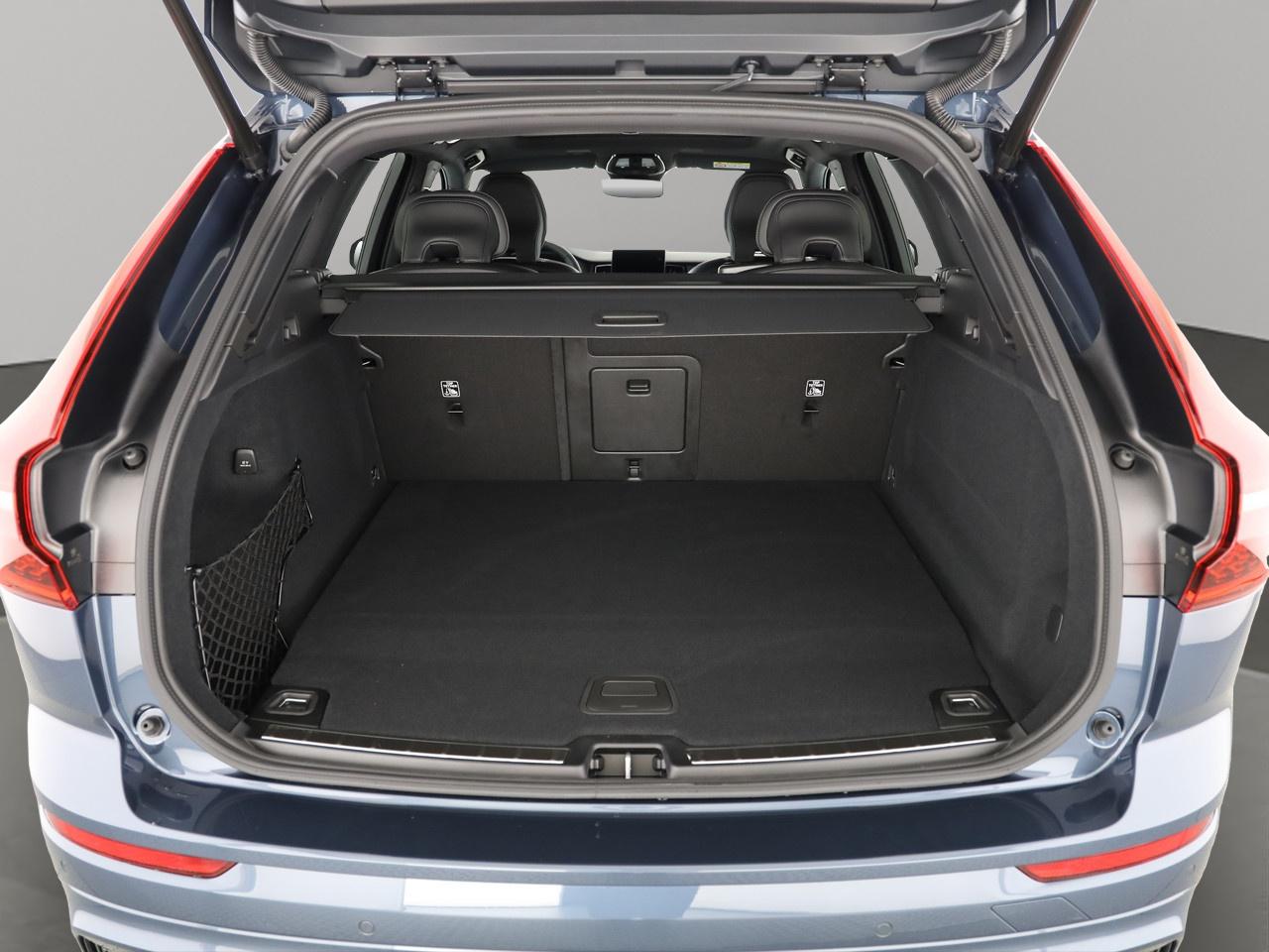 VOLVO XC60 2.0 T8 TE Black Edition eAWD-image-13