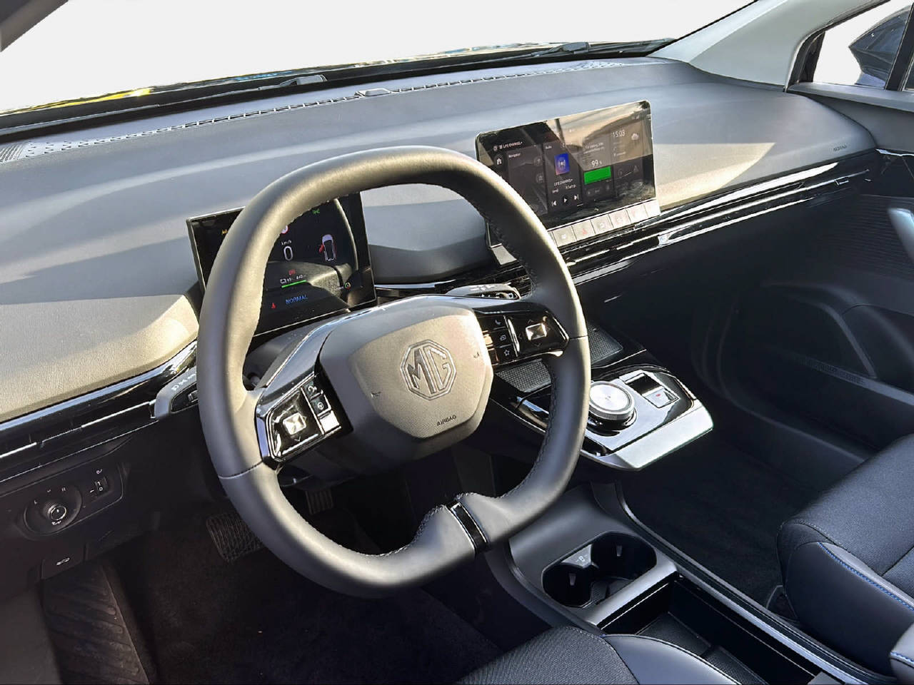 MG 4 Luxury 64kWh-image-11