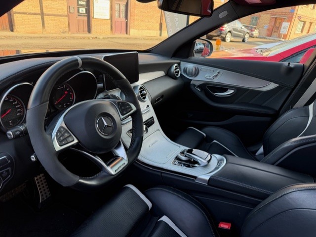 MERCEDES-BENZ C 63 S AMG Speedshift-image-10