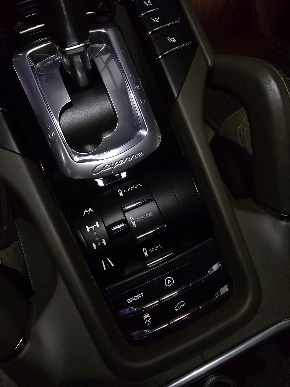 PORSCHE Cayenne S-image-9