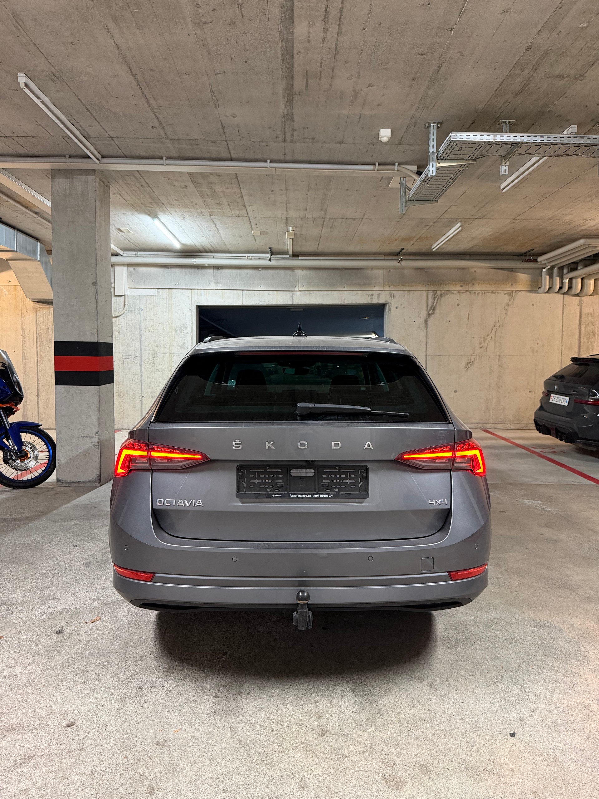 SKODA Octavia Combi 2.0 TDI DSG Ambition 4x4-image-2