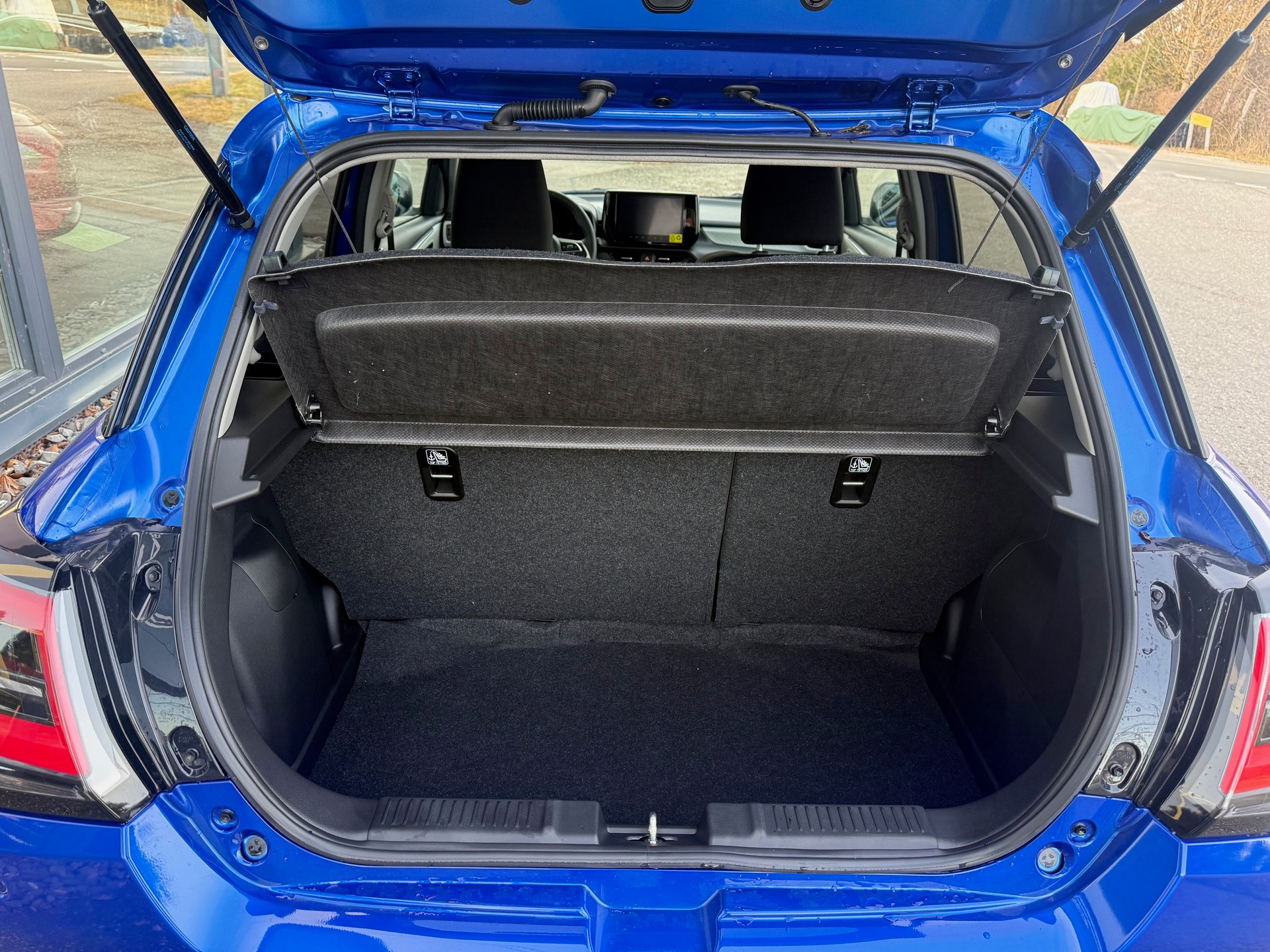 SUZUKI Swift 1.2 Sakura Top Hybrid 4x4-image-7