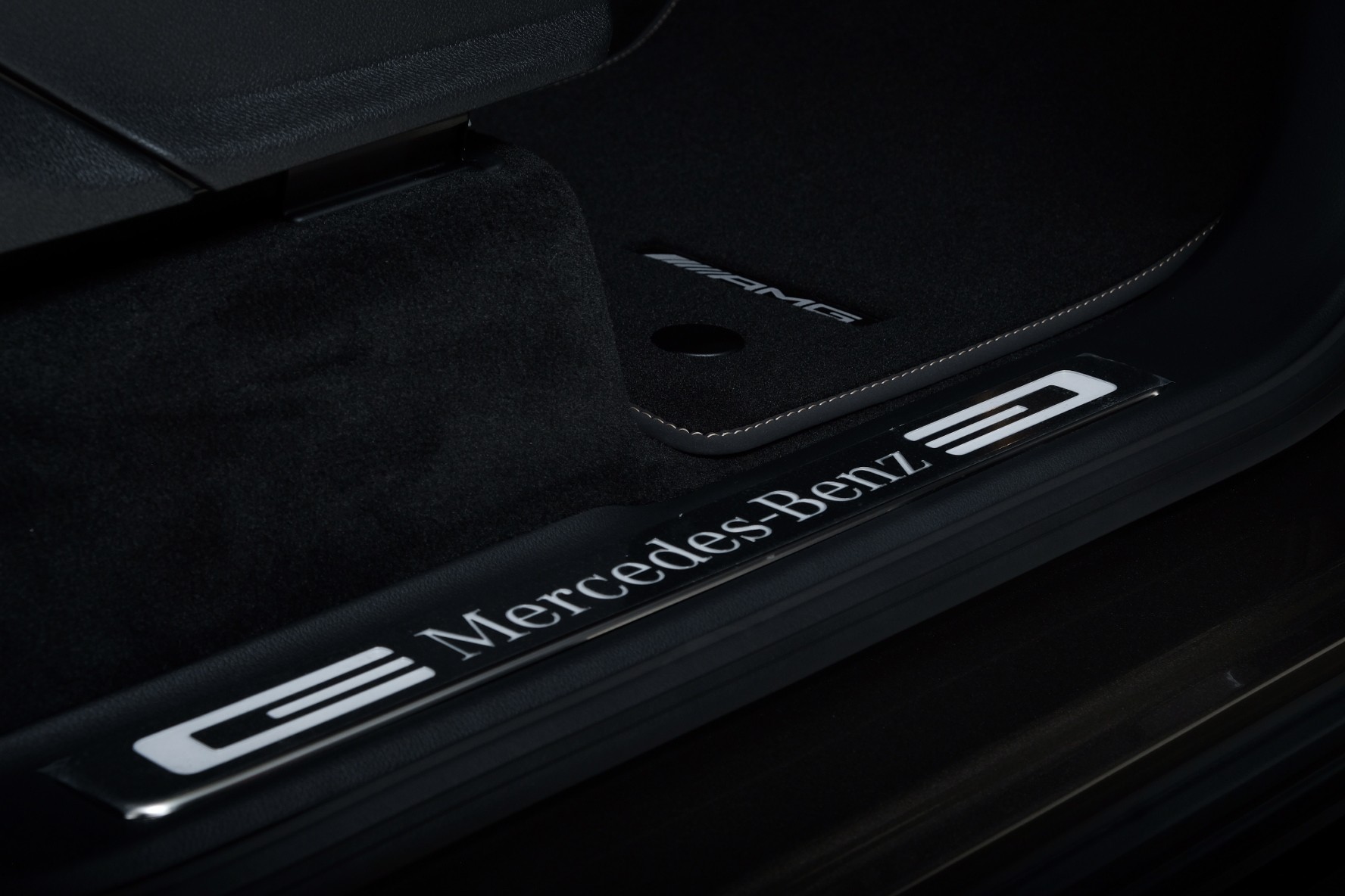 MERCEDES-BENZ G 500 9G-Tronic-image-14
