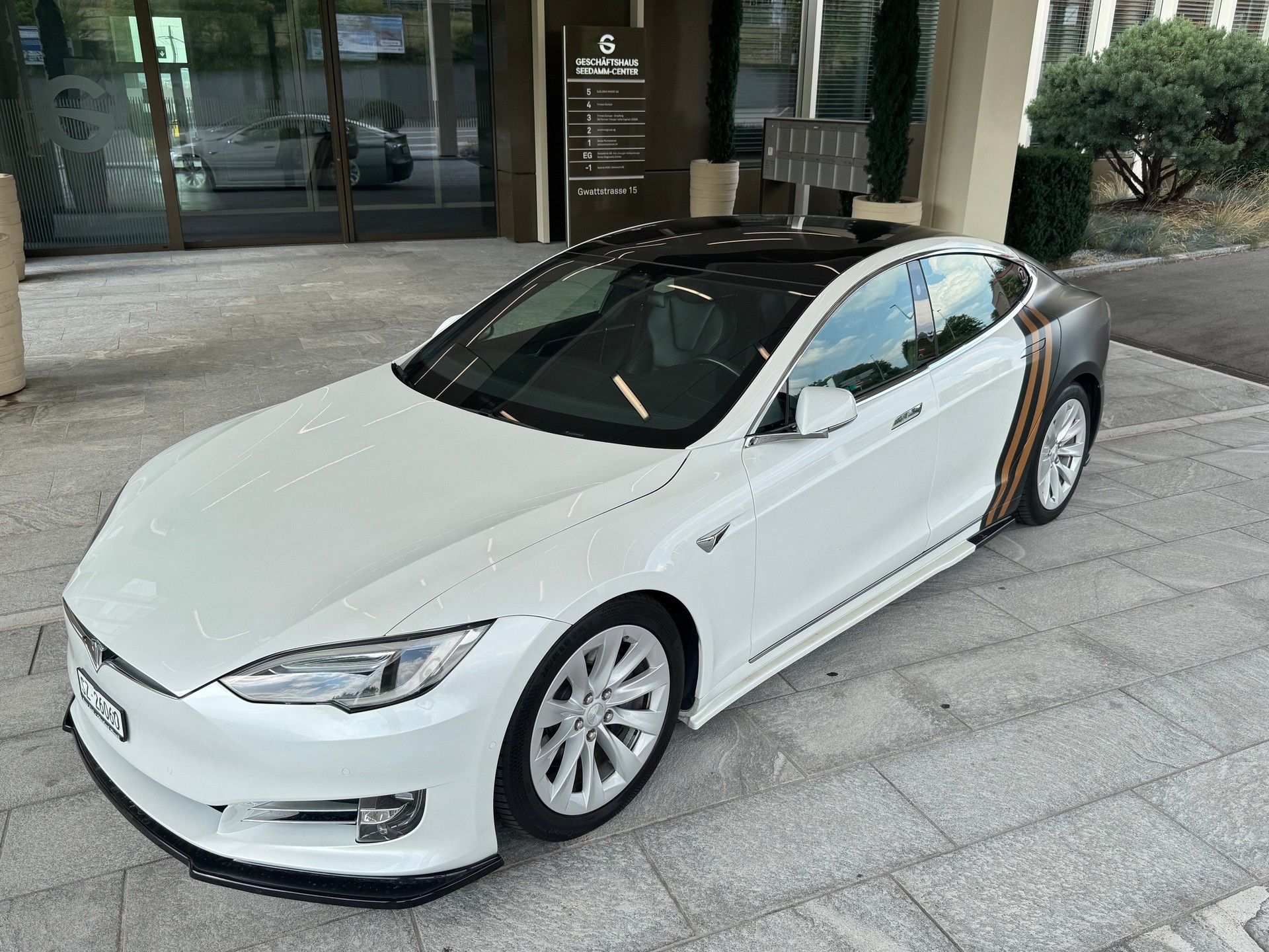 TESLA Model S 75 D-image-0