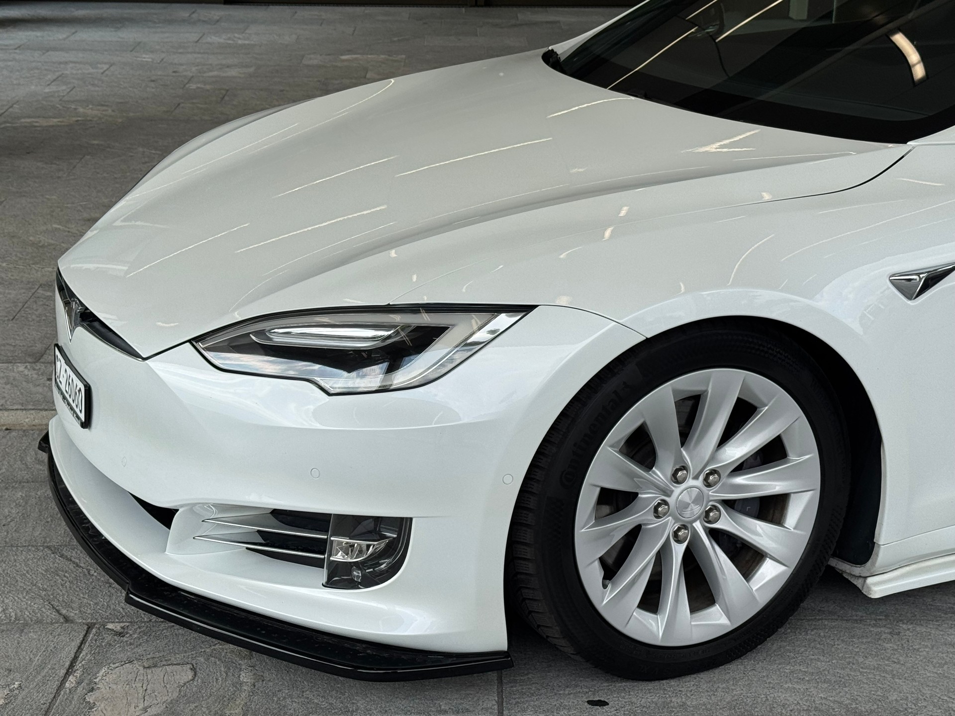 TESLA Model S 75 D-image-3