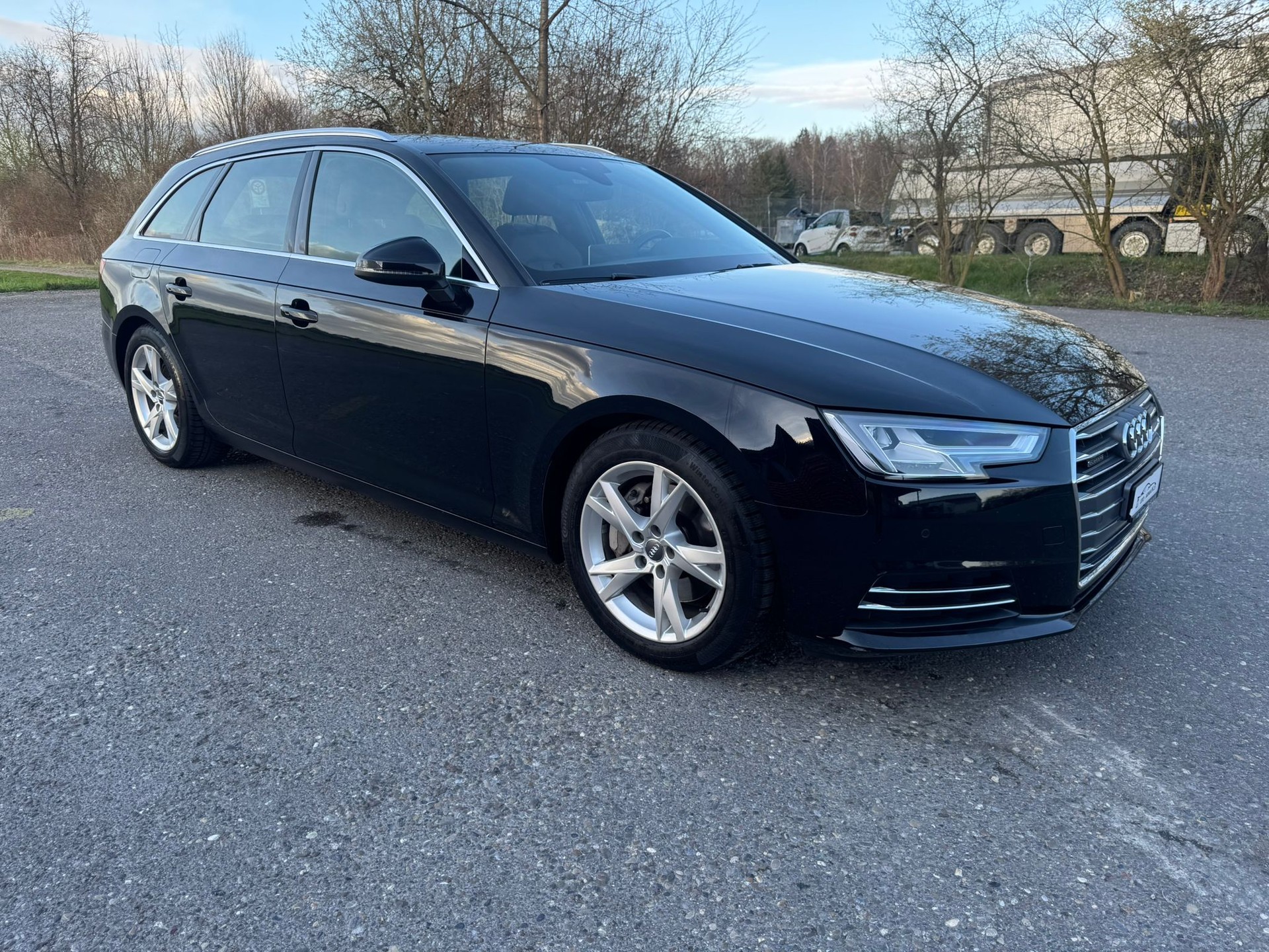 AUDI A4 Avant 2.0 TDI Design quattro S-tronic-image-1