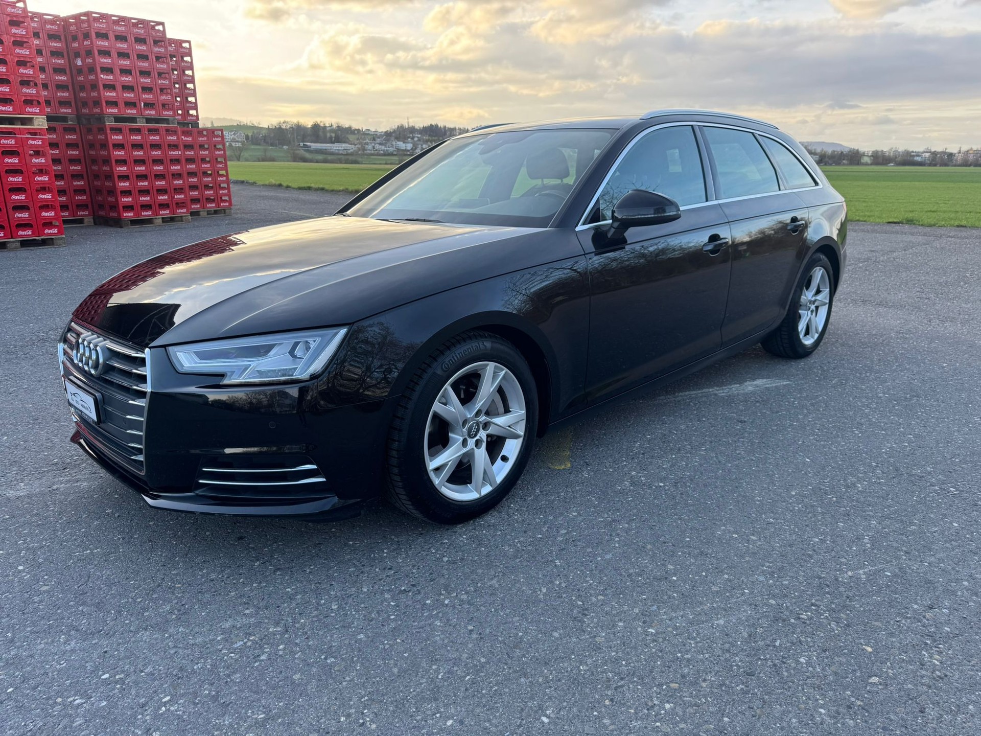 AUDI A4 Avant 2.0 TDI Design quattro S-tronic-image-2