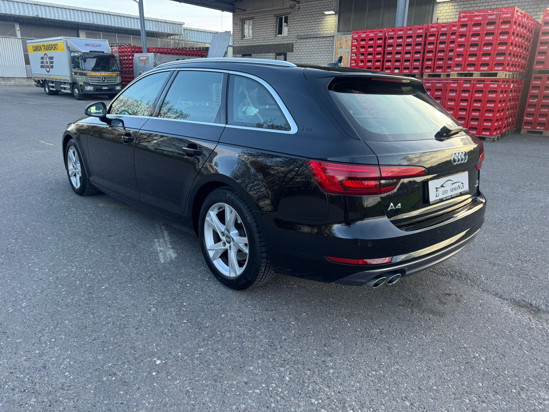 AUDI A4 Avant 2.0 TDI Design quattro S-tronic-image-4