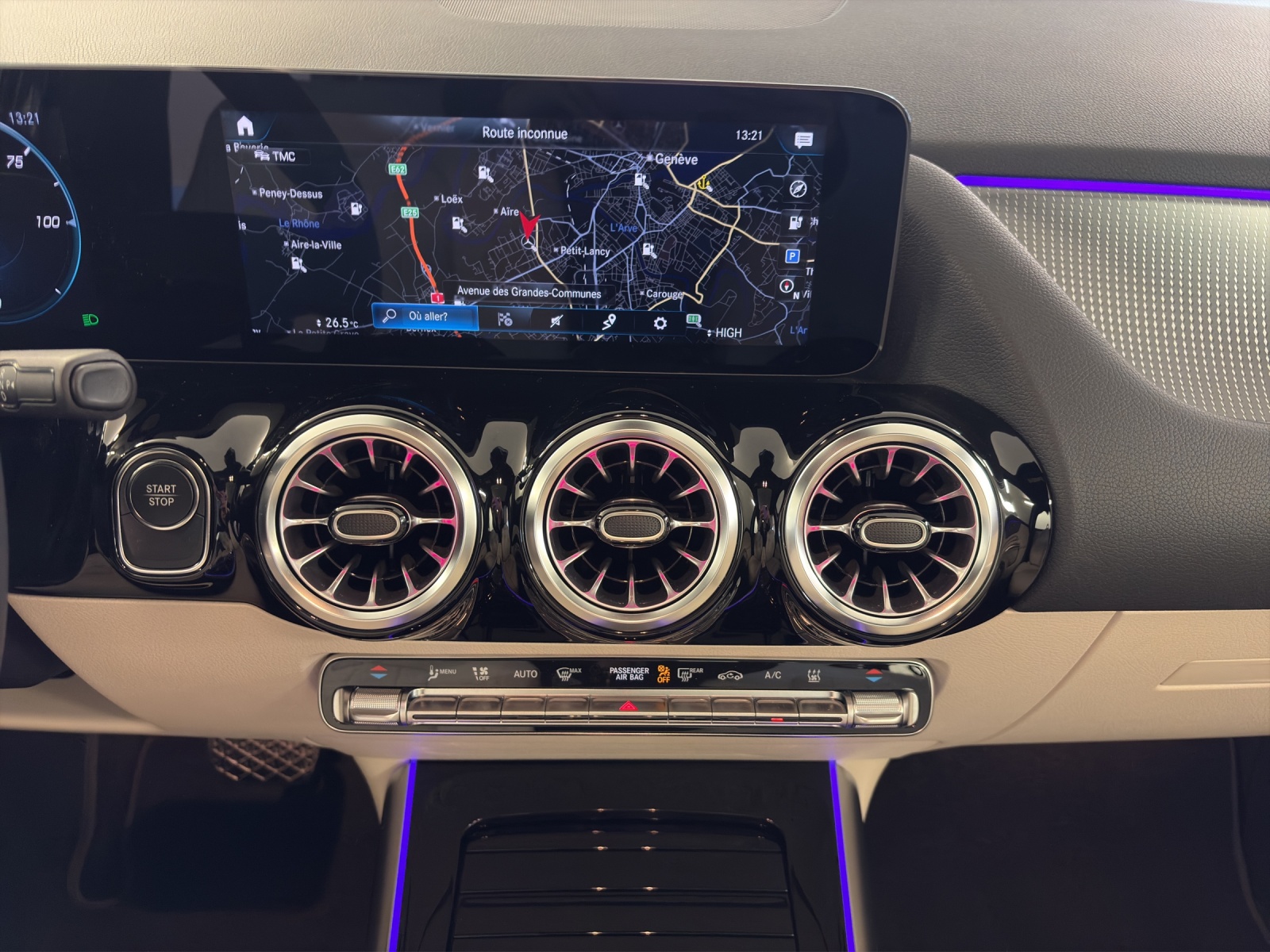 MERCEDES-BENZ EQA 250-image-14