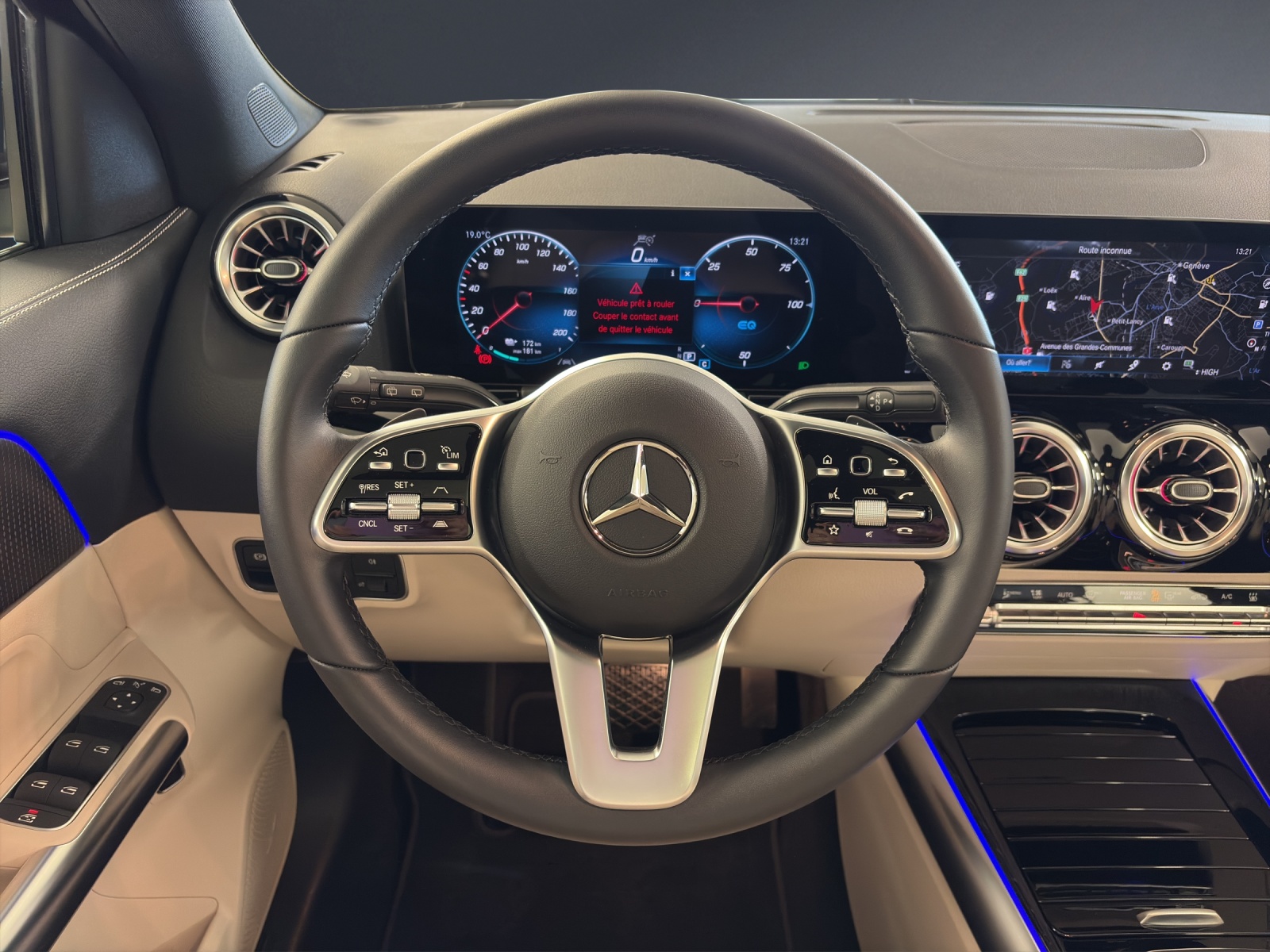 MERCEDES-BENZ EQA 250-image-12