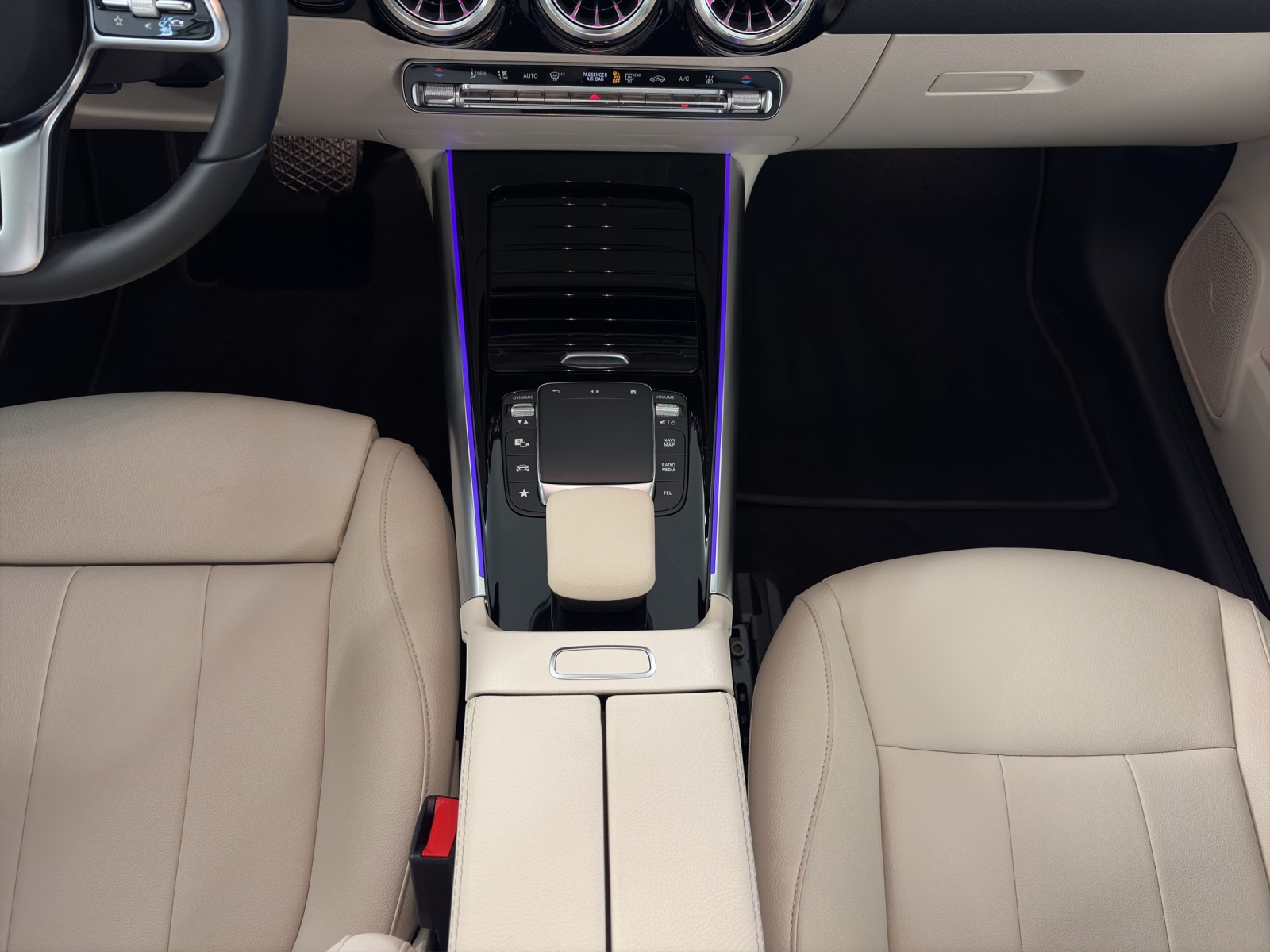 MERCEDES-BENZ EQA 250-image-15