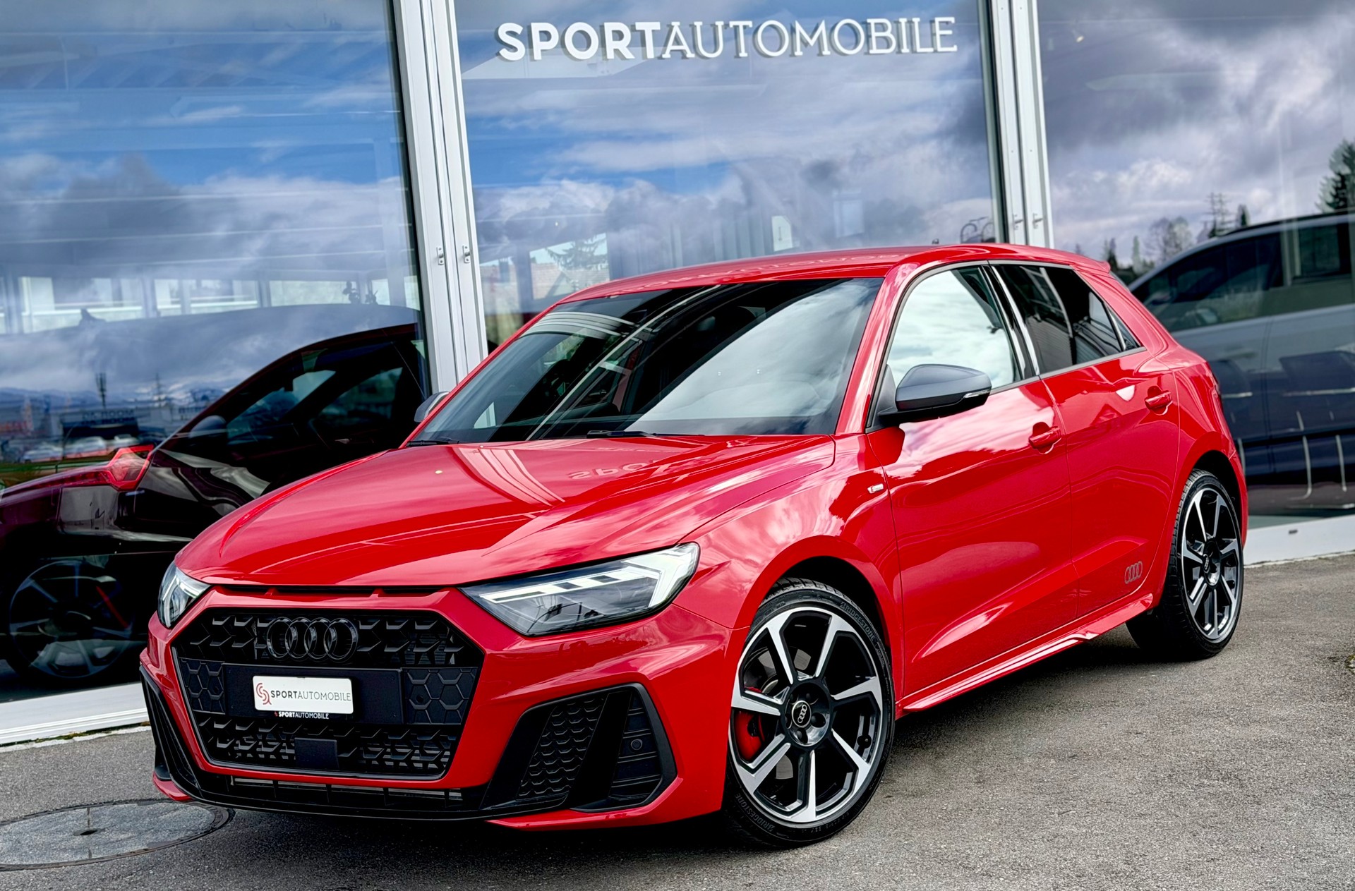 AUDI A1 Sportback 40 TFSI S Line S-tronic-image-1
