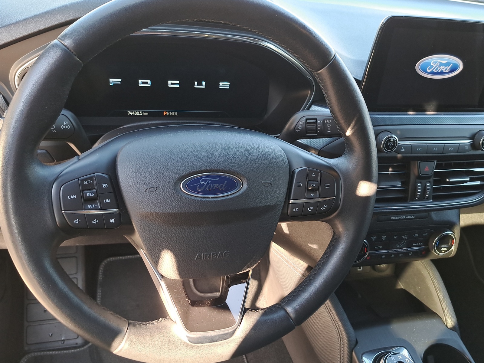 FORD Focus 1.0 SCTi Active X Automatique-image-6