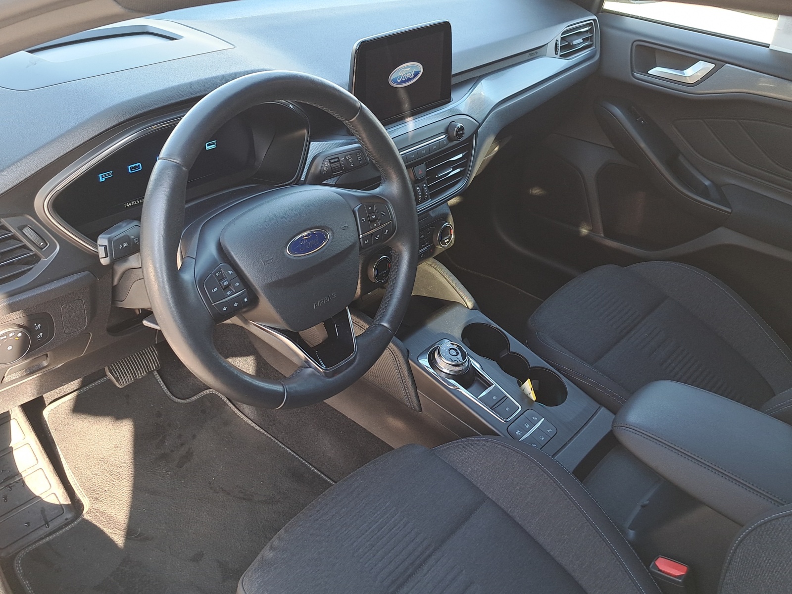FORD Focus 1.0 SCTi Active X Automatique-image-5