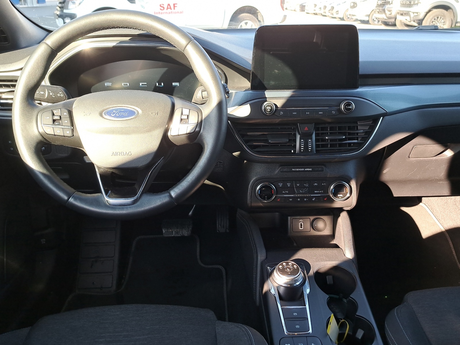 FORD Focus 1.0 SCTi Active X Automatique-image-7