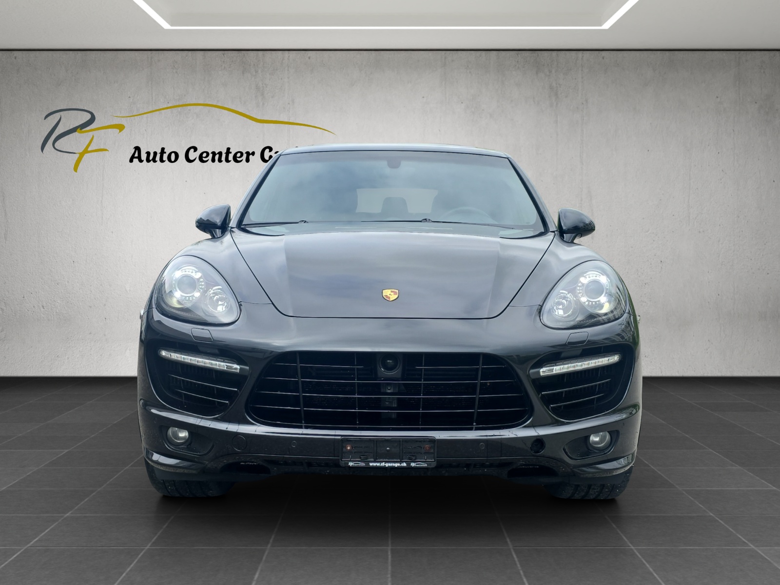PORSCHE Cayenne Turbo S-image-0