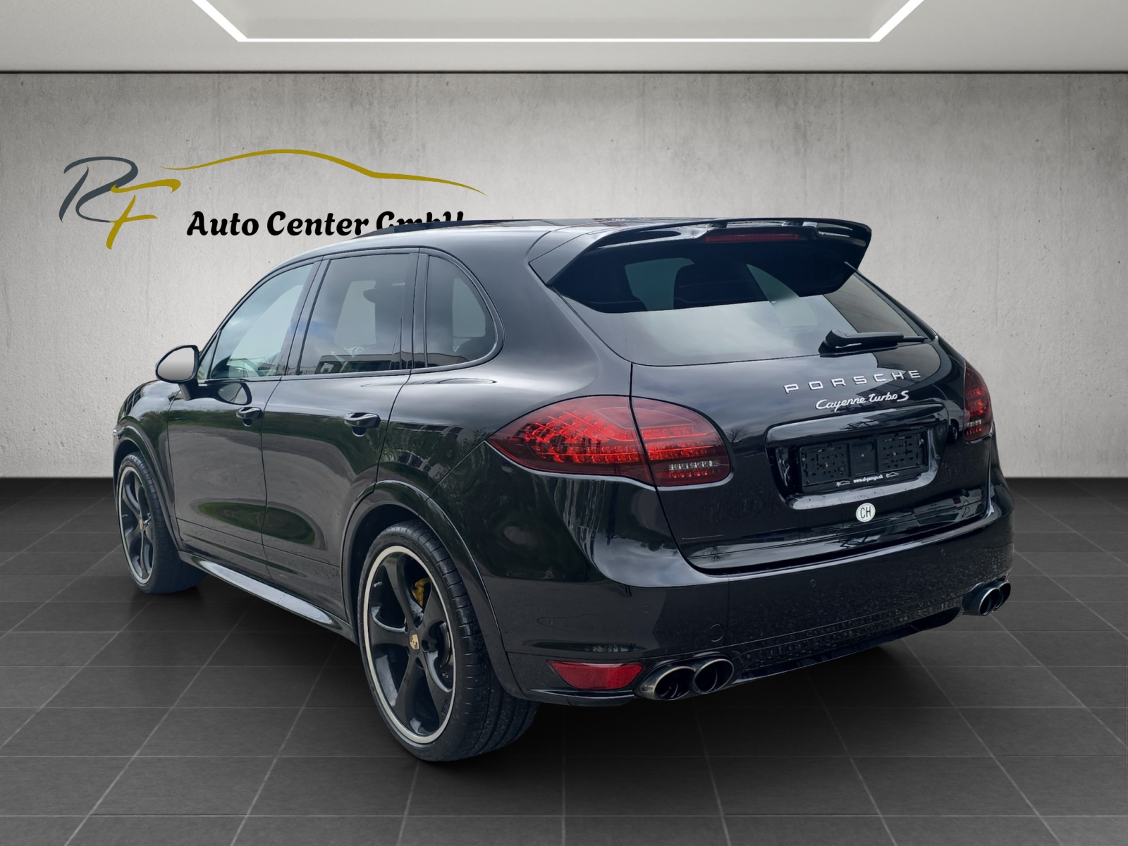 PORSCHE Cayenne Turbo S-image-4