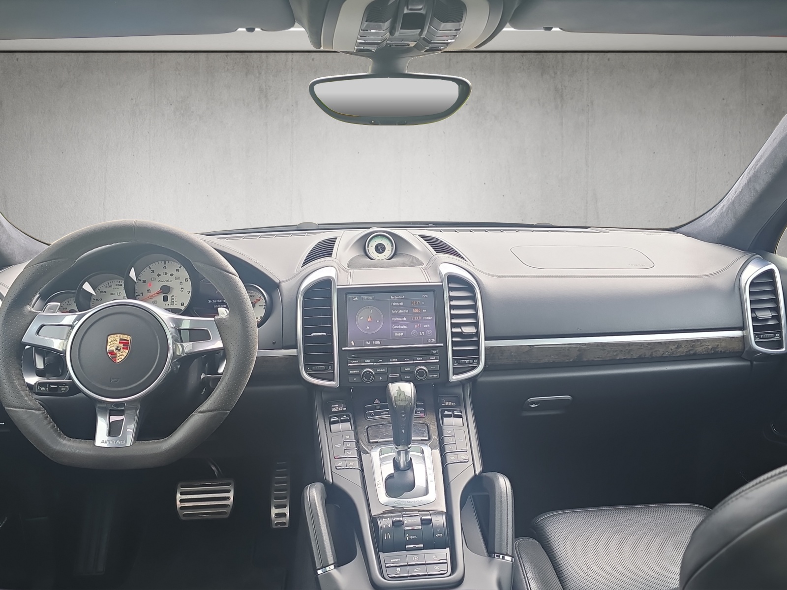 PORSCHE Cayenne Turbo S-image-8