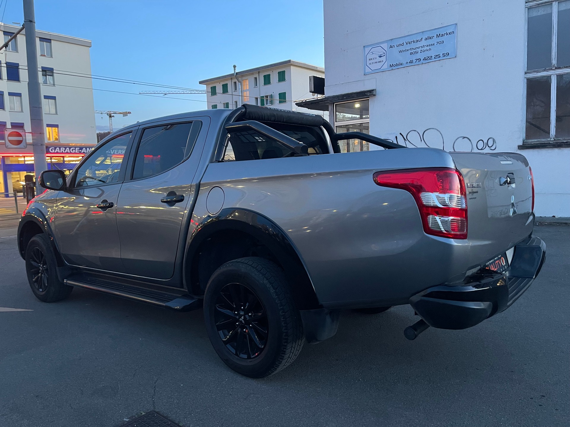 MITSUBISHI L 200 2.4 Diamond Double Cab Blak Line A-image-3