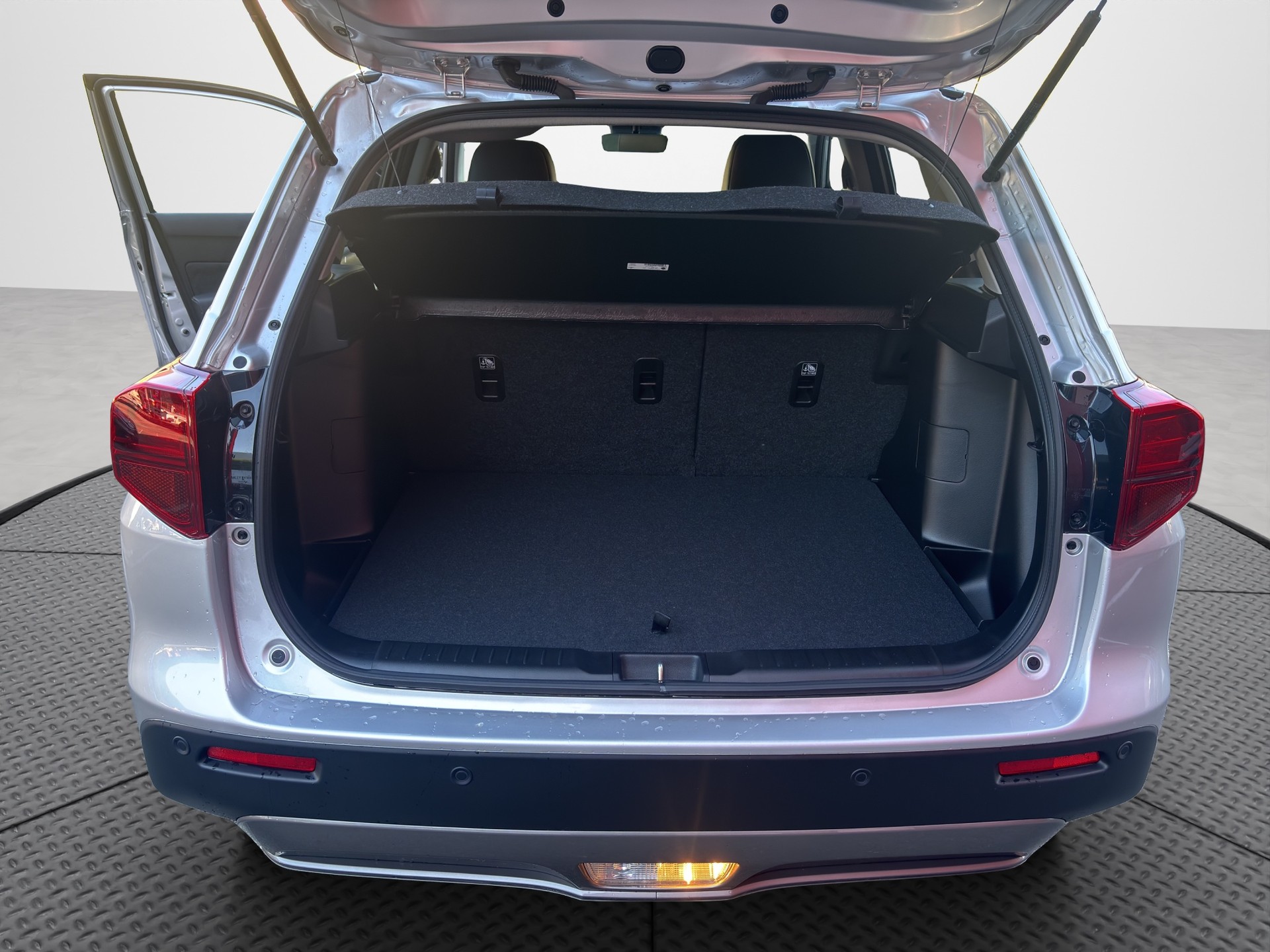 SUZUKI Vitara 1.5 Hybrid Compact Top 4x4 AGS-image-14