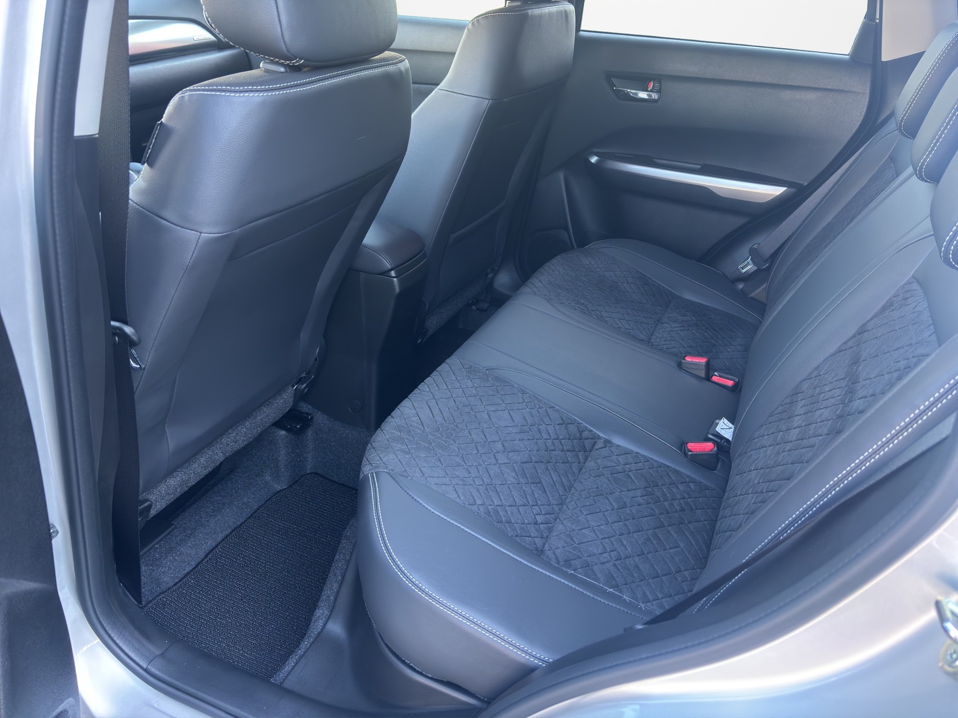 SUZUKI Vitara 1.5 Hybrid Compact Top 4x4 AGS-image-10
