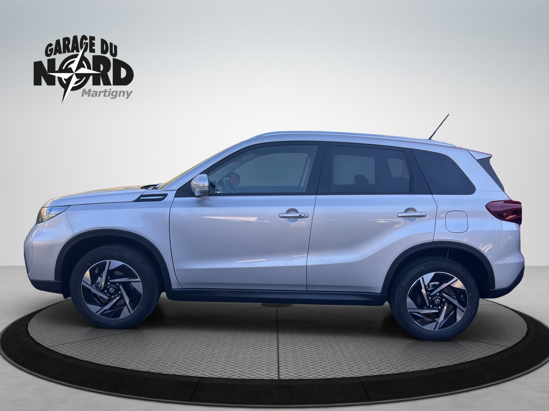SUZUKI Vitara 1.5 Hybrid Compact Top 4x4 AGS-image-2